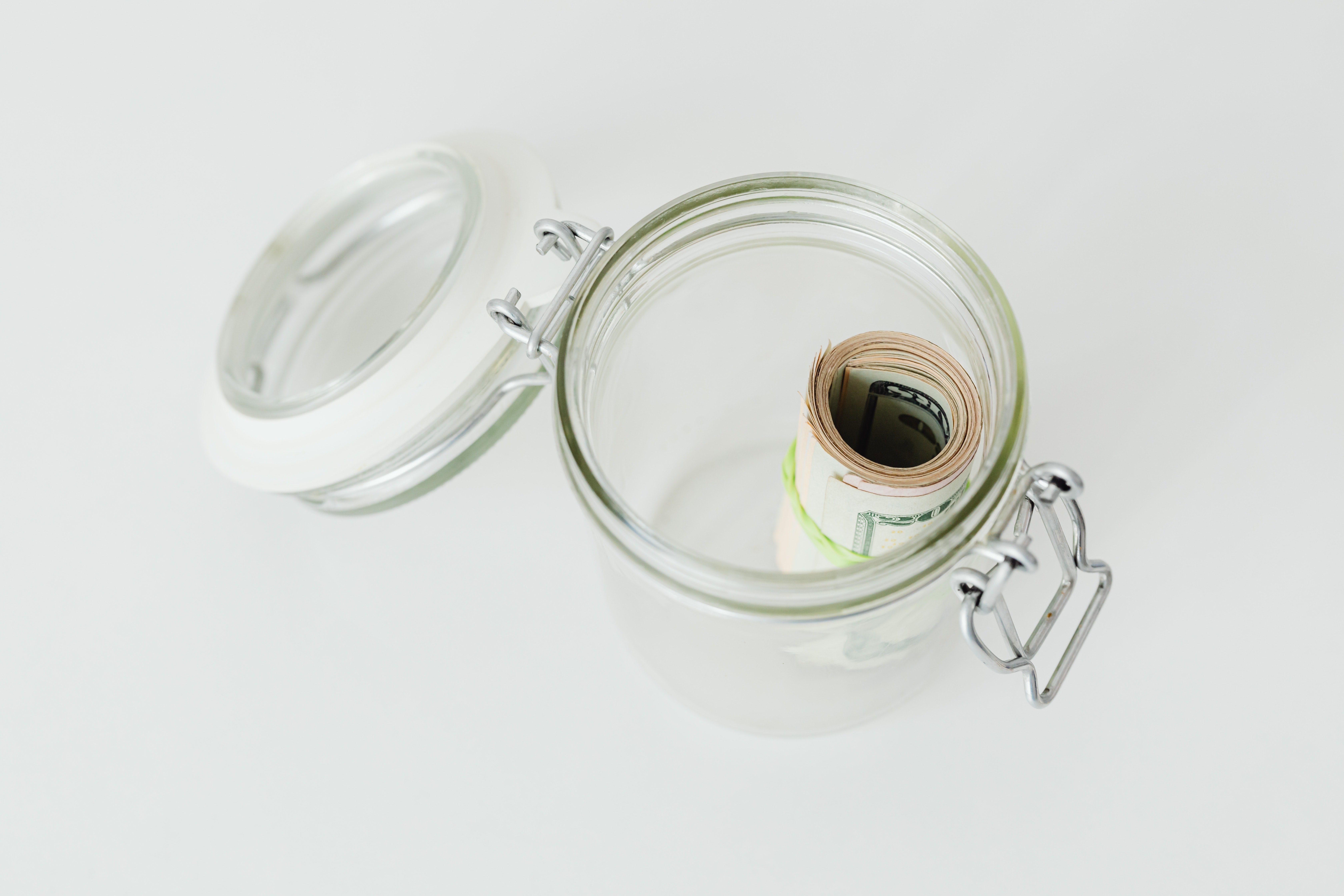 Nick discovered his landlady had hidden a fortune in the kitchen jars.  |  Source: Pexels