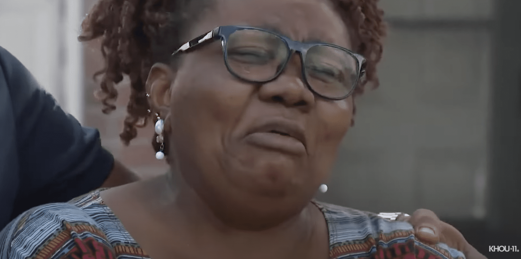 Jessie Okon has an emotional breakdown talking about her brother and nephew.  |  Source: YouTube.com/KHOU 11