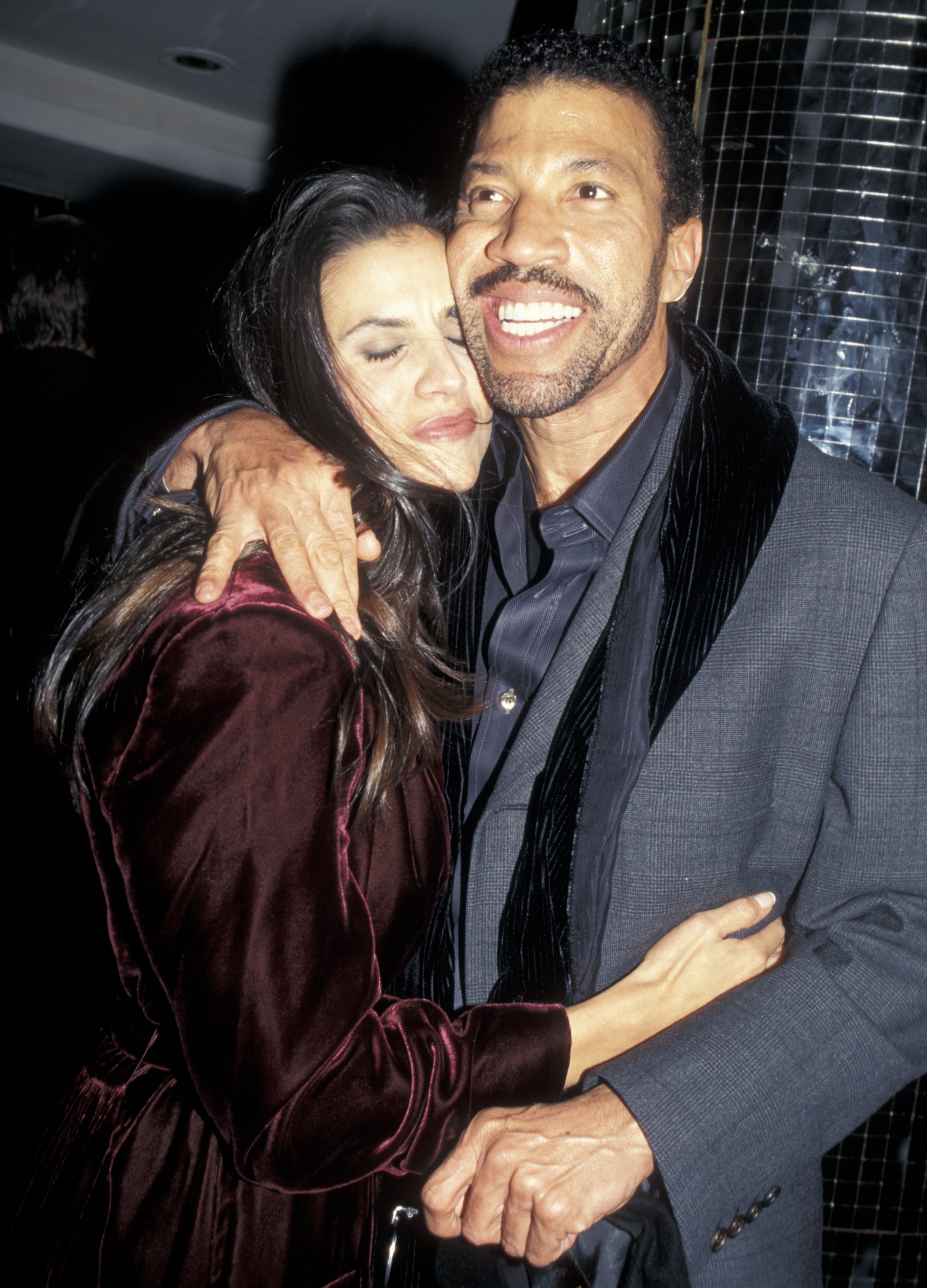 Lionel Richie and Diane Alexander at the premiere of "The preacher's wife" on December 9, 1996 at the Ziegfeld Theater in New York City.  |  Source: Getty Images