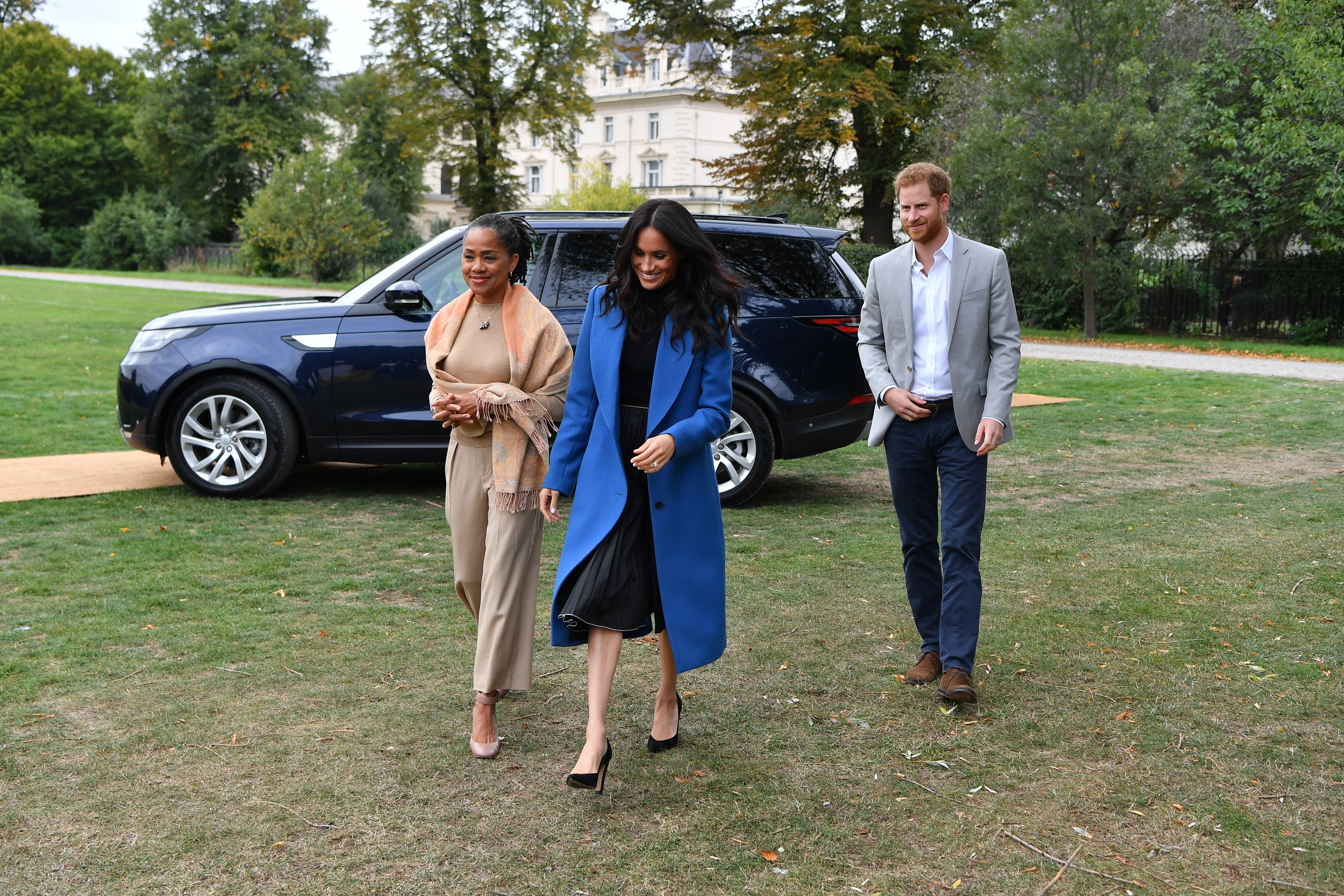 Doria Ragland arrives with her daughter Meghan Markle and son-in-law Prince Harry to host an event at Kensington Palace on September 20, 2018 in London, England ┃Source: Getty Images